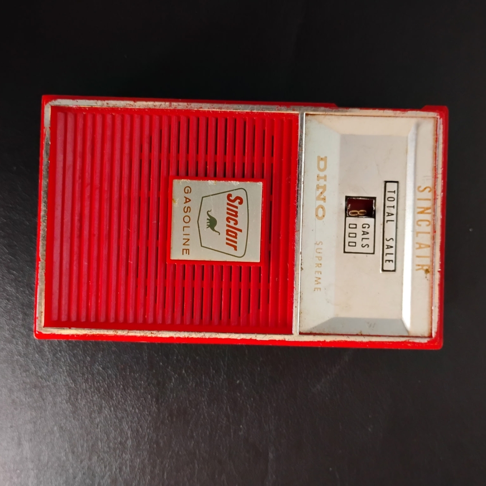 Sinclair Dino Gasoline Red Vintage Radio
